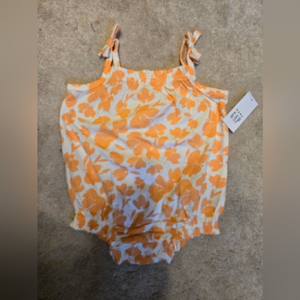 NWT Baby Gap Orange/White Floral Romper 3-6 Months